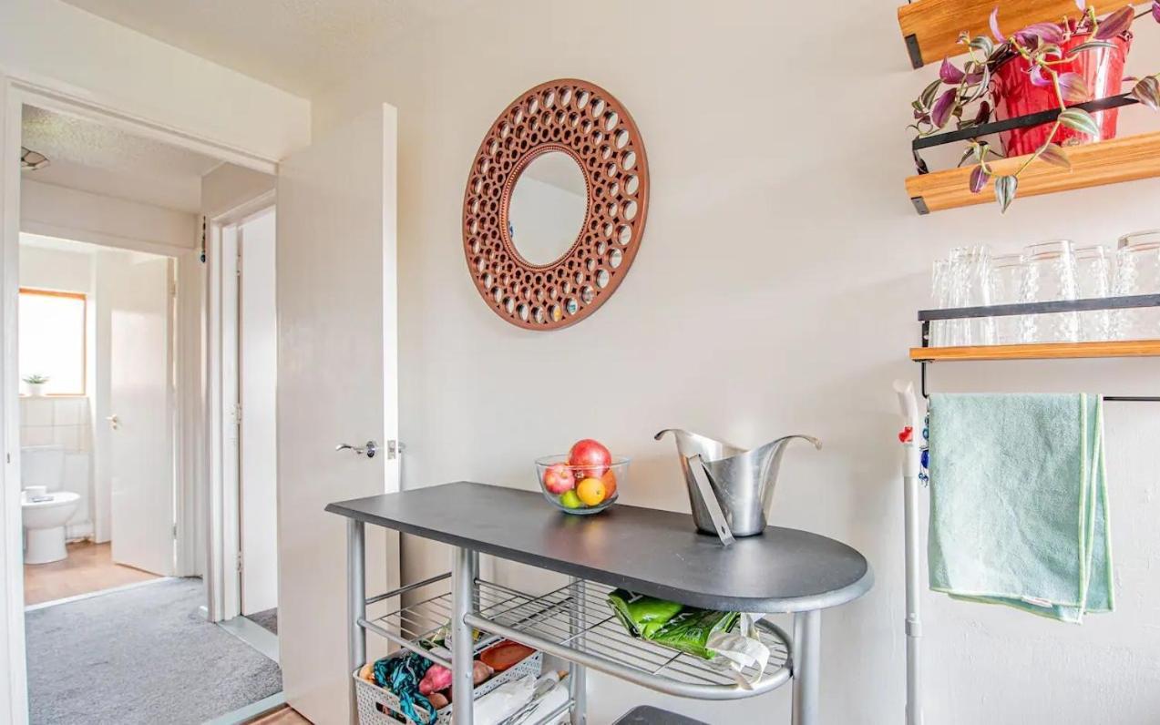 Home Away Home Near Heathrow Airport Cowley  Экстерьер фото
